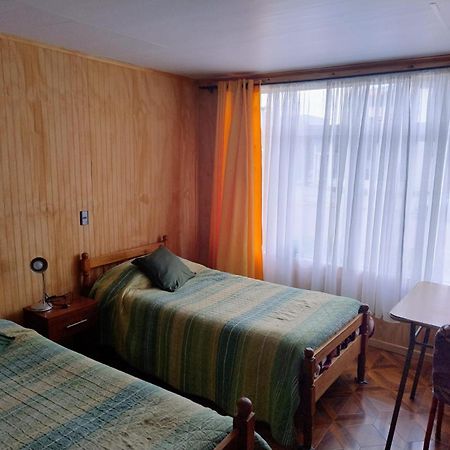 Hostal Y Residencial El Mundial Puerto Natales Luaran gambar