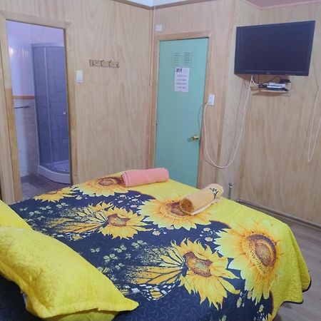 Hostal Y Residencial El Mundial Puerto Natales Luaran gambar