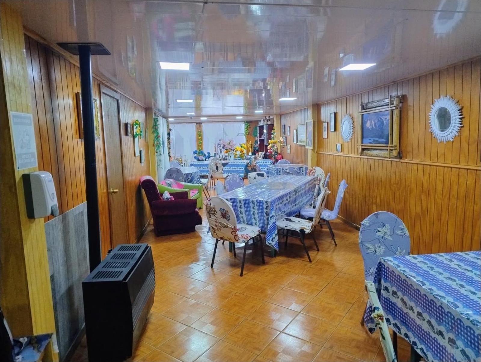 Hostal Y Residencial El Mundial Puerto Natales Luaran gambar