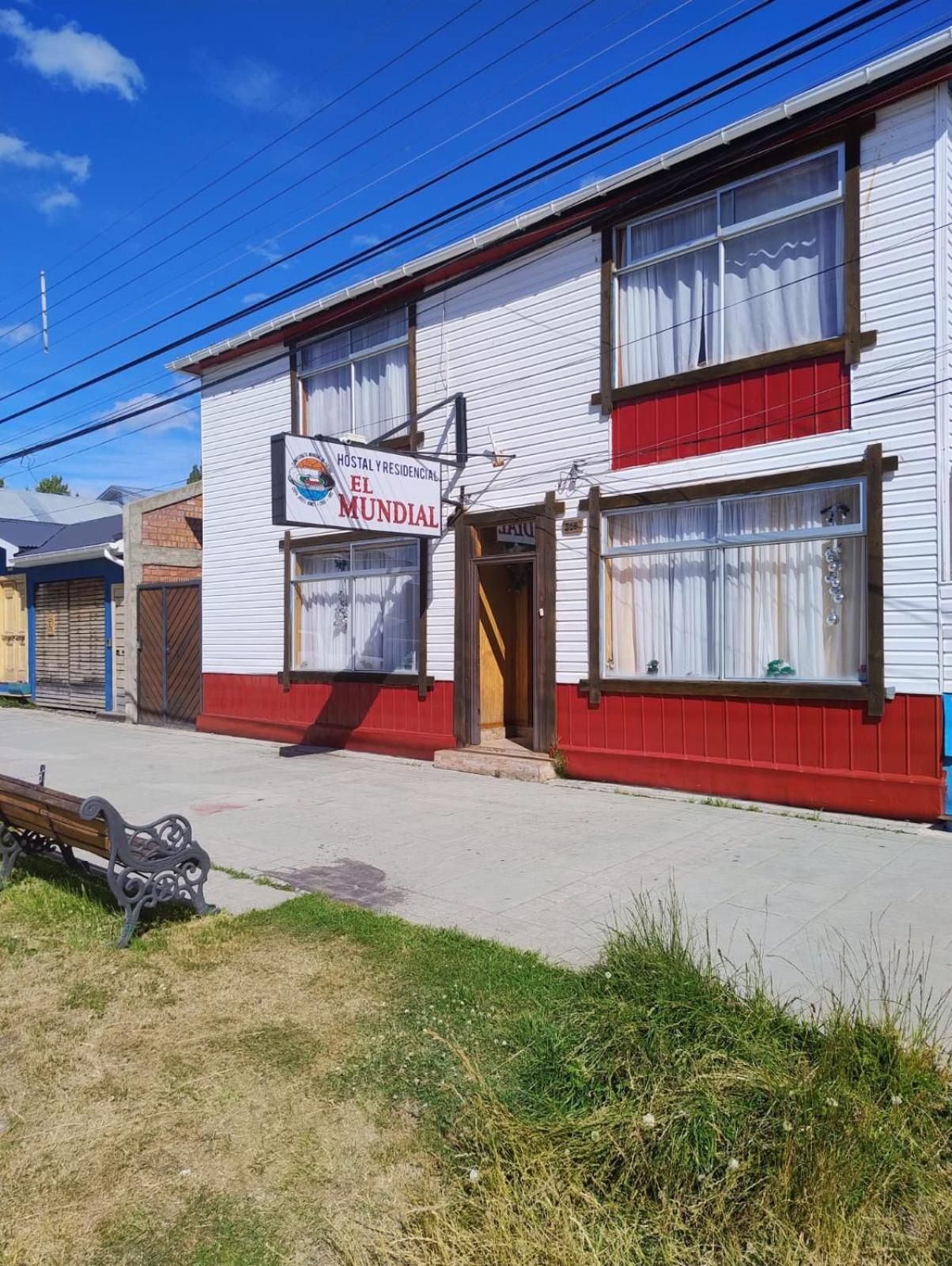 Hostal Y Residencial El Mundial Puerto Natales Luaran gambar