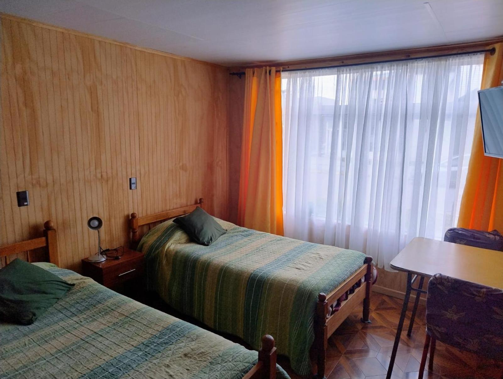 Hostal Y Residencial El Mundial Puerto Natales Luaran gambar