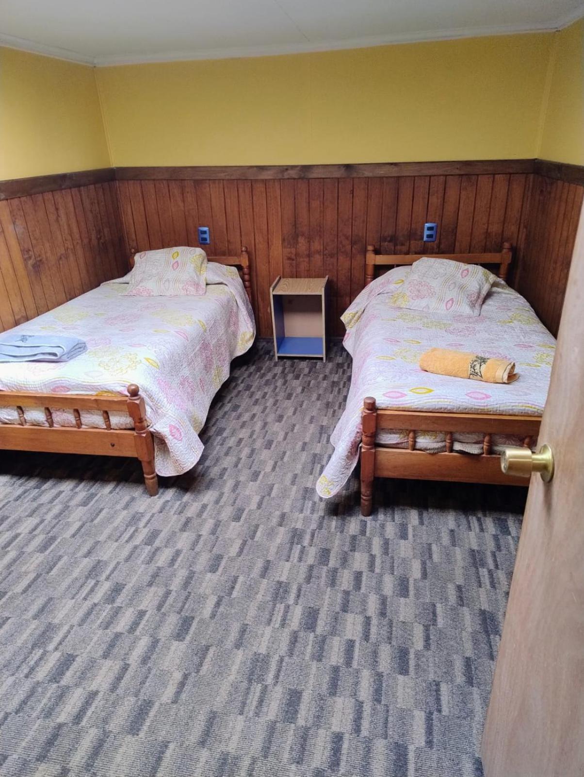 Hostal Y Residencial El Mundial Puerto Natales Luaran gambar